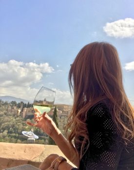 Un vino con vistas a la alhambra